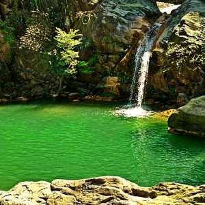 800px-Neela_Sandh_Islamabad